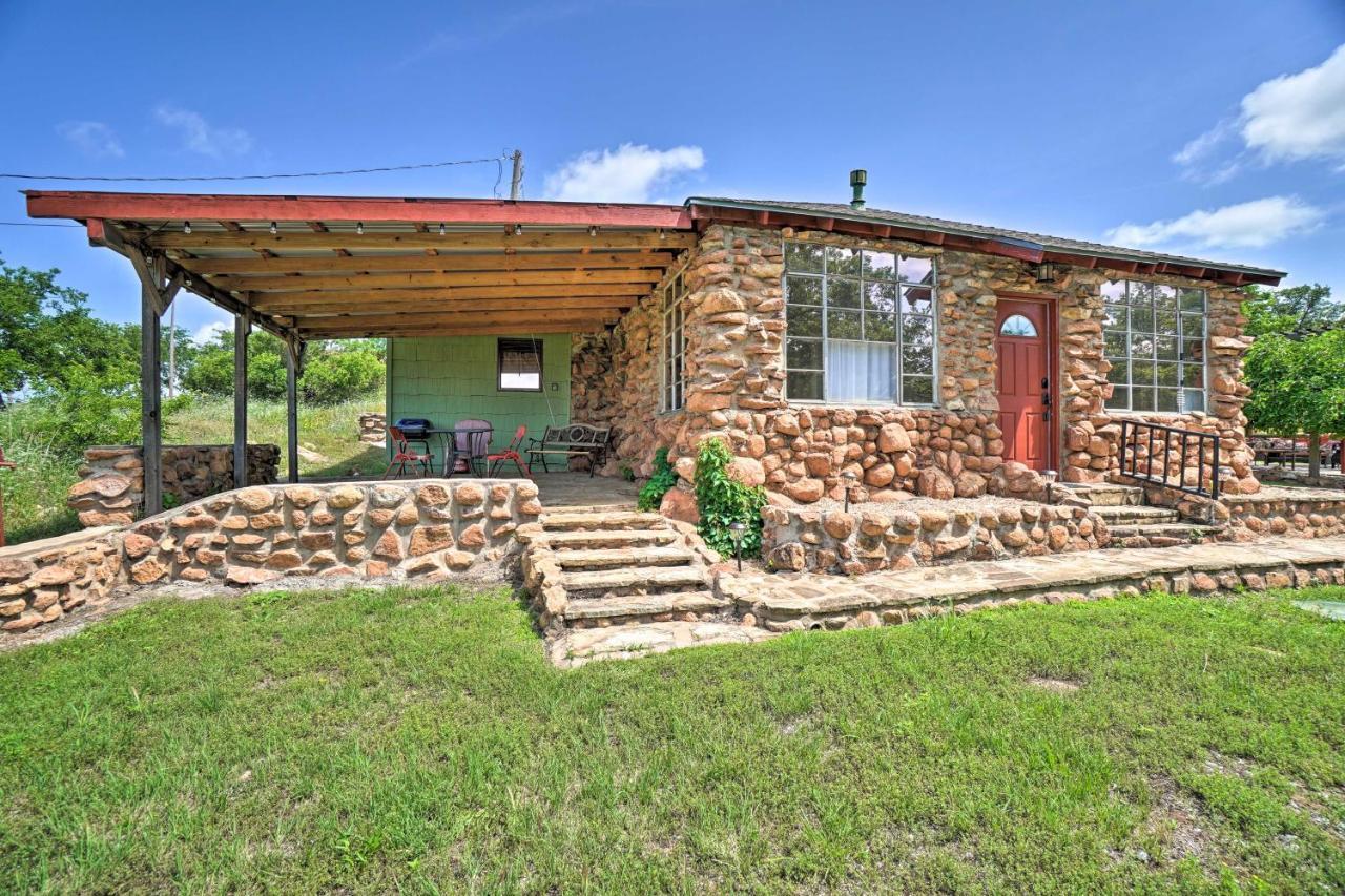 Enchanting Hilltop Cottage In Medicine Park! Extérieur photo