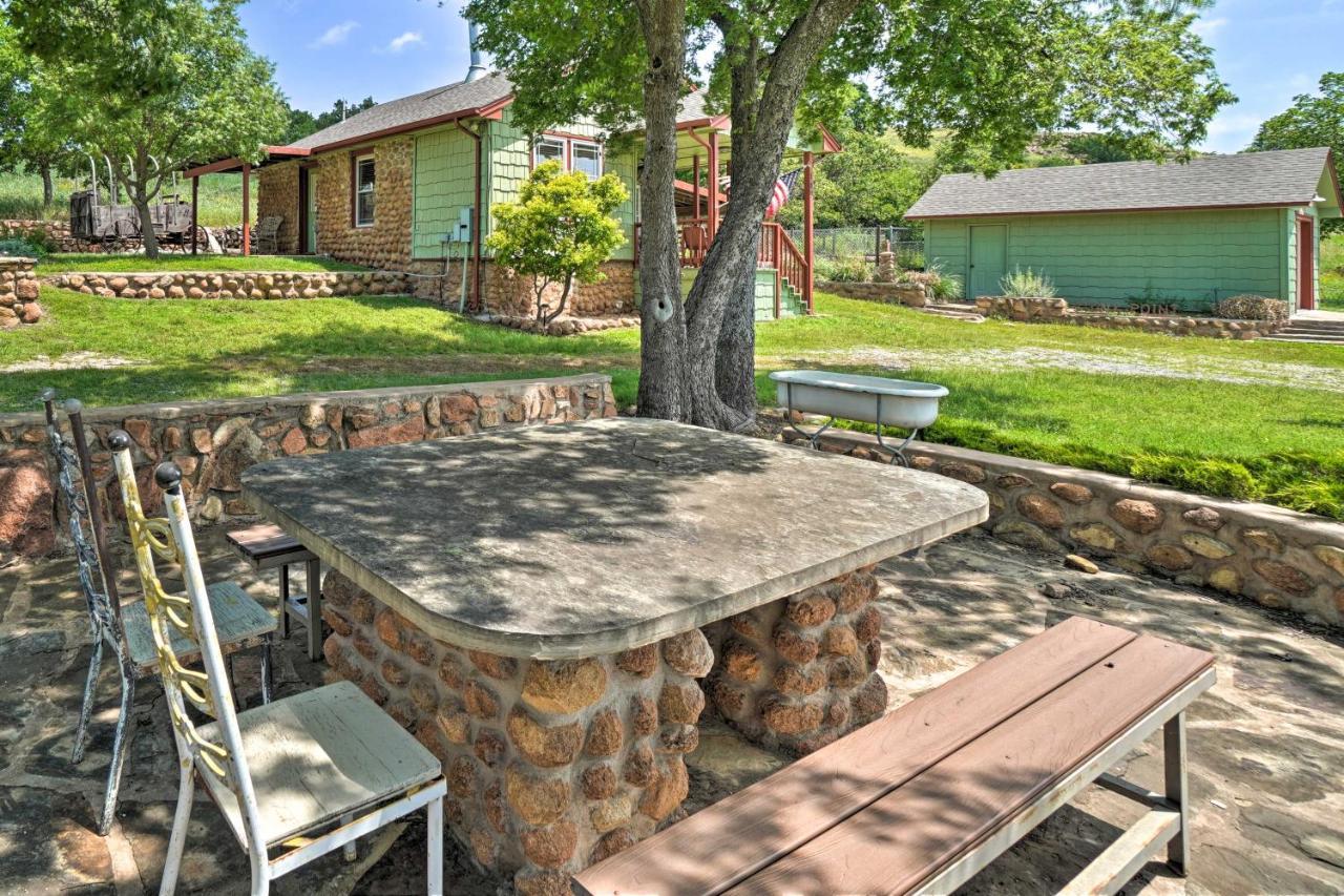 Enchanting Hilltop Cottage In Medicine Park! Extérieur photo