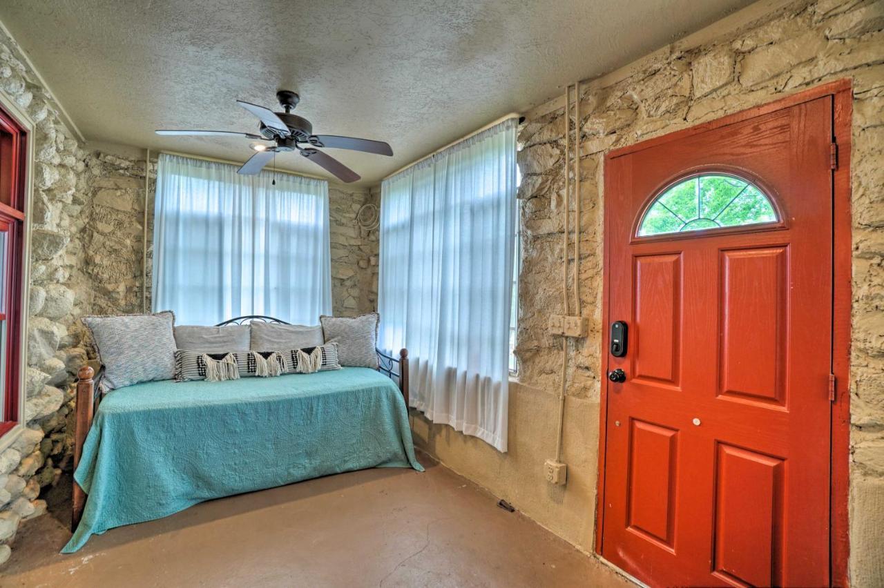 Enchanting Hilltop Cottage In Medicine Park! Extérieur photo