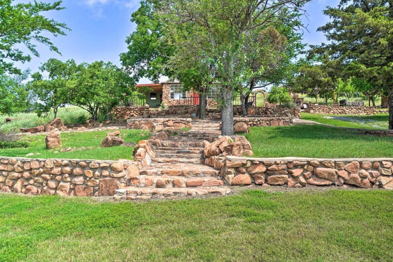 Enchanting Hilltop Cottage In Medicine Park! Extérieur photo