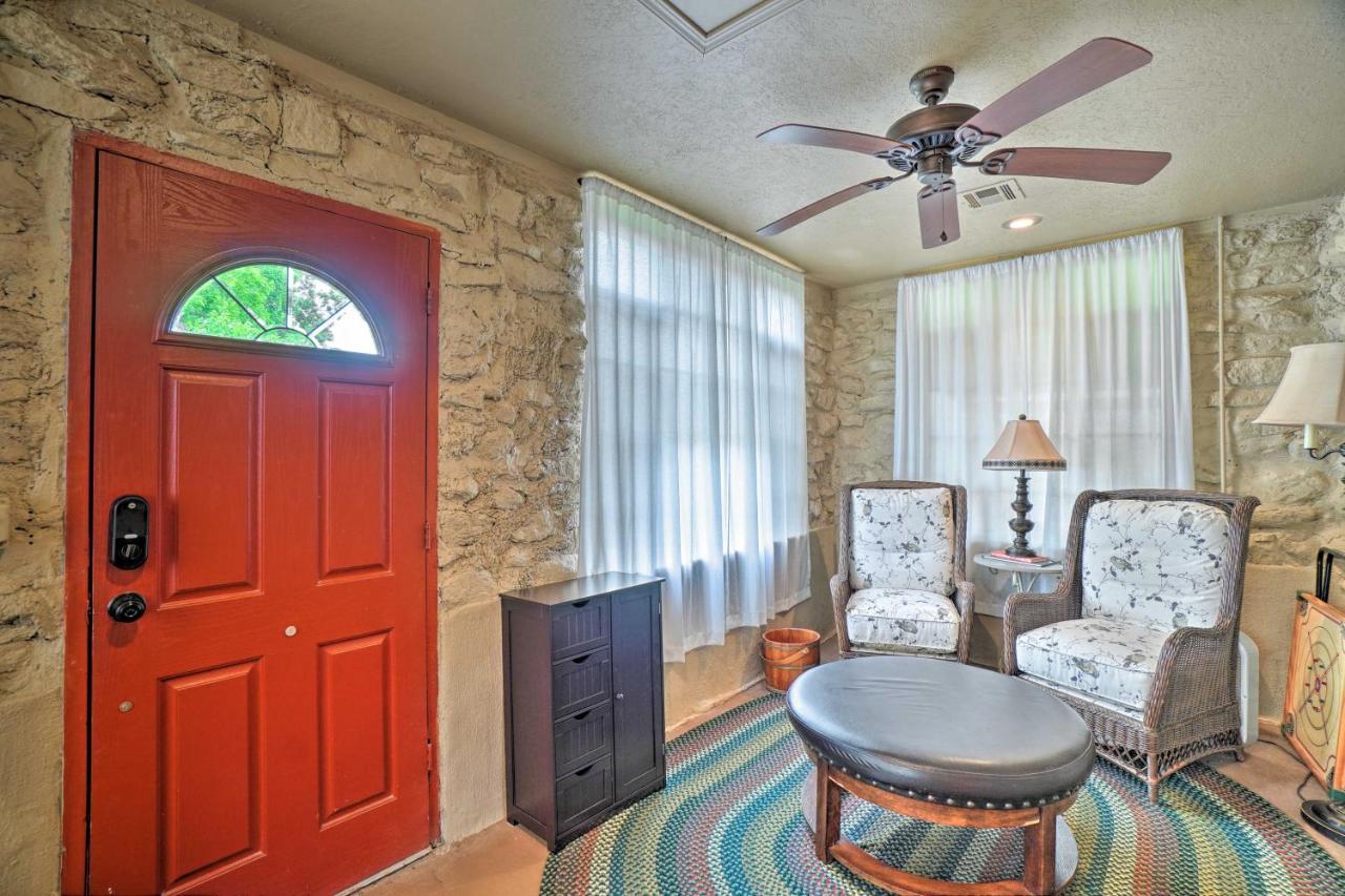 Enchanting Hilltop Cottage In Medicine Park! Extérieur photo