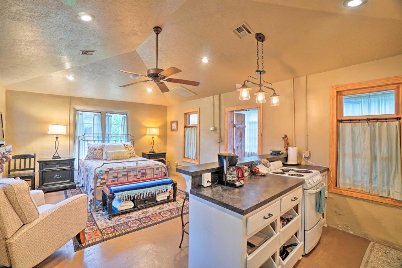 Enchanting Hilltop Cottage In Medicine Park! Extérieur photo